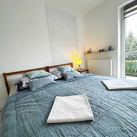 White House * ワルシャワ